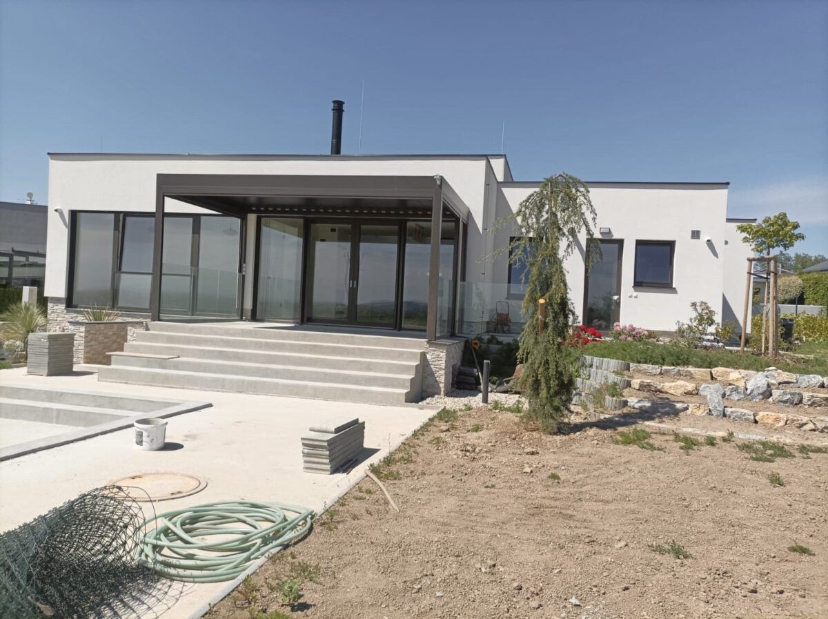 20240513_152712000_ios-1